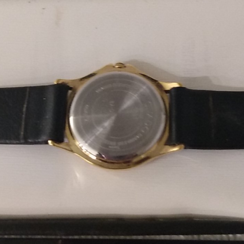 Watch - Picture 2 of 3